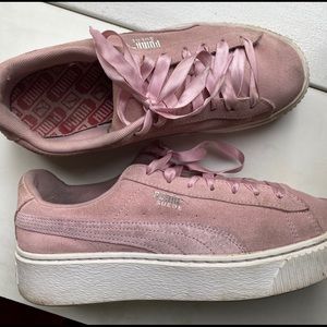 Suede pink baskets